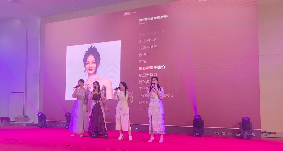资材部歌唱.jpg